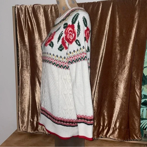 Rose Winter Cable-knit Sweater - Picture 5 of 10